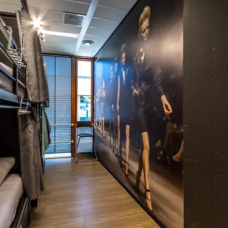 Hostelle - female only hostel Amsterdam-3